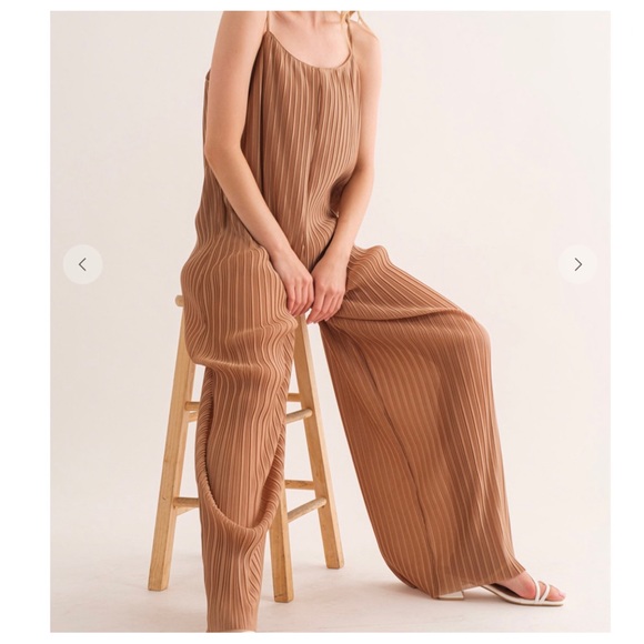 23 Boho wide leg -Solid pleated fabric Jumpsuit - Picture 3 of 4